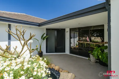 Property photo of 32 Crosthwait Circle Tapping WA 6065