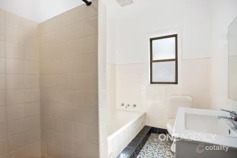 Property photo of 31 Weringa Avenue Lake Heights NSW 2502