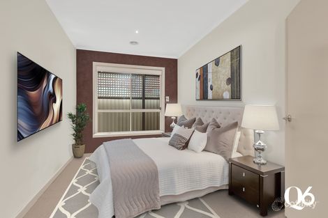Property photo of 17 Studley Park Way Caroline Springs VIC 3023