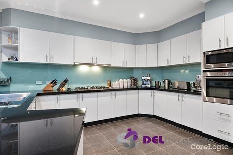 Property photo of 40 George Bass Avenue Endeavour Hills VIC 3802