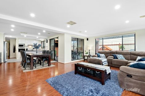 Property photo of 10 Glenaire Crescent Cranbourne West VIC 3977