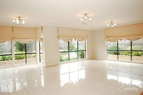 Property photo of 10 Cobblestone Drive Attwood VIC 3049
