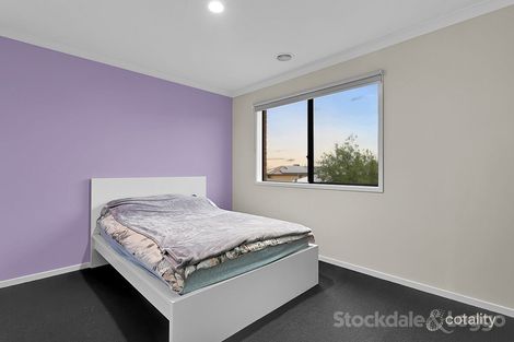 Property photo of 4 Canopy Grove Cranbourne East VIC 3977