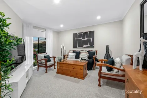 Property photo of 6 Capella Place Bridgeman Downs QLD 4035