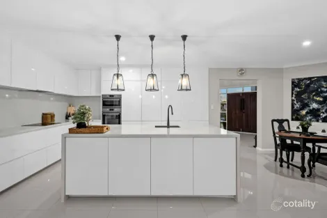 Property photo of 6 Capella Place Bridgeman Downs QLD 4035