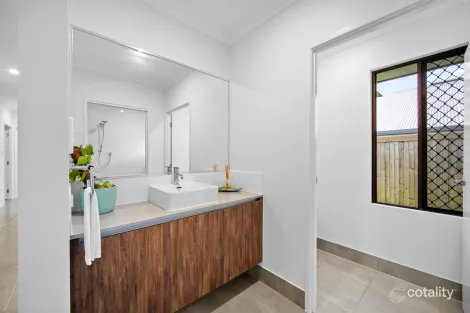 Property photo of 6 Mintbush Way Bentley Park QLD 4869