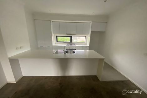 Property photo of 27 Ulmara Parkway Maidstone VIC 3012