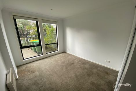 Property photo of 27 Ulmara Parkway Maidstone VIC 3012