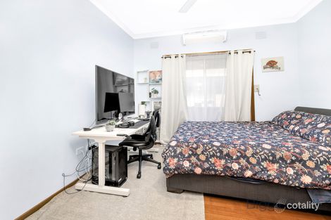 Property photo of 37 Poole Street Deer Park VIC 3023