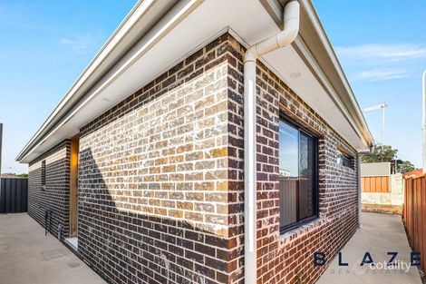 16a Glenfern Cres, Bossley Park, NSW 2176