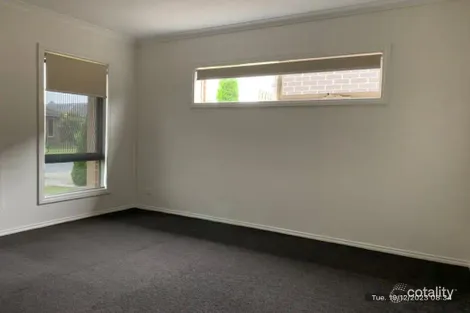 Property photo of 63 Serene Way Clyde North VIC 3978