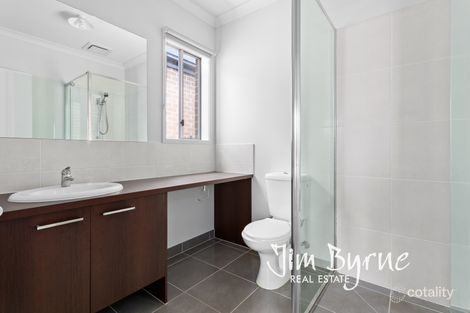 Property photo of 32 Bacchus Road Cranbourne West VIC 3977