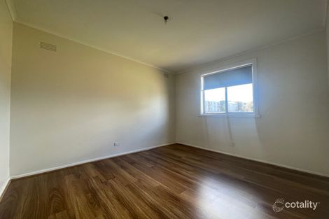 Property photo of 2 Cowper Avenue St Albans VIC 3021