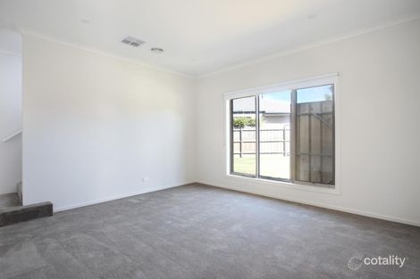 Property photo of 3 Lucinda Lane Cranbourne North VIC 3977