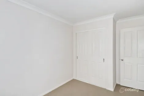 Property photo of 12 Sapphire Crescent Kelso NSW 2795