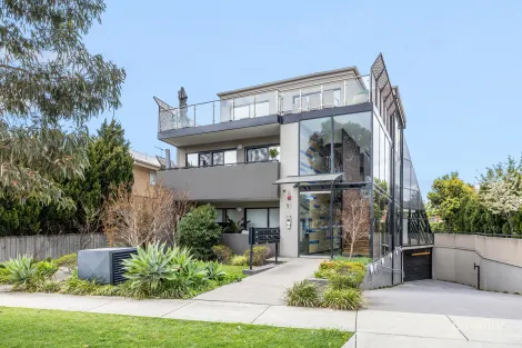 9/16 Winifred St, Essendon, VIC 3040