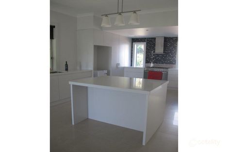 27 Oval Ave, Tarrington, VIC 3301