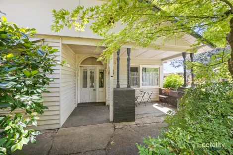 Property photo of 48 Yarck Road Yarck VIC 3719