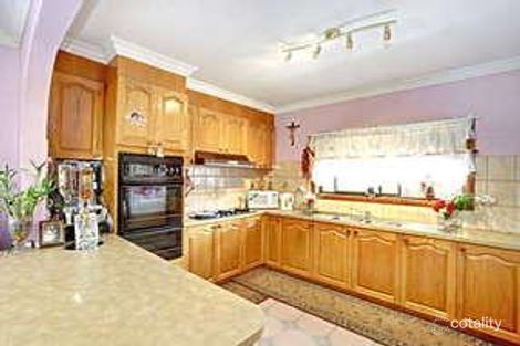 Property photo of 2 Tamara Court Thomastown VIC 3074