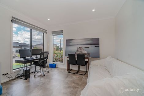Property photo of 10 Latchford Drive Mickleham VIC 3064