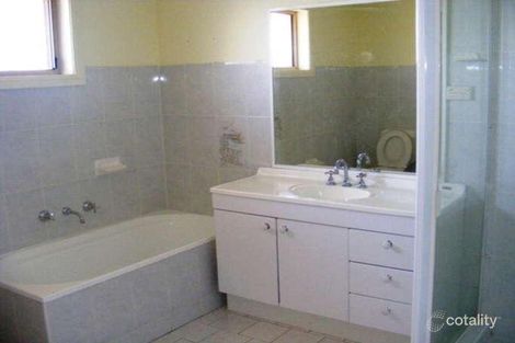 Property photo of 1/17 Poplar Crescent Bradbury NSW 2560