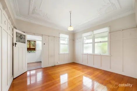 38 Merinda St, Greenslopes, QLD 4120