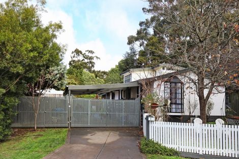 Property photo of 1 Maureen Place Woodend VIC 3442