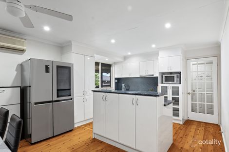 Property photo of 8 Fairlight Place Woodbine NSW 2560