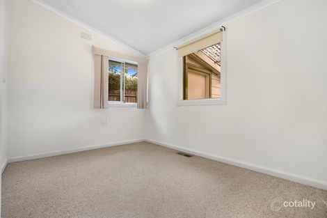 Property photo of 37 Strathallan Road Macleod VIC 3085