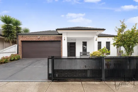 Property photo of 12 Raychelsbury Parade Wollert VIC 3750