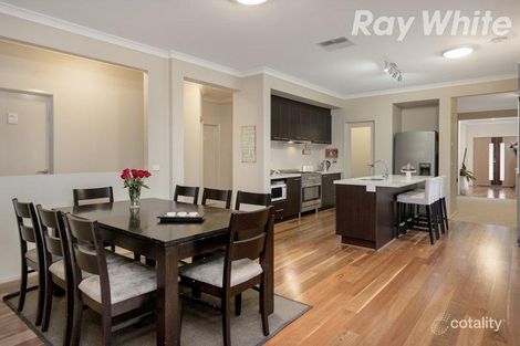Property photo of 28 Cairn Drive South Morang VIC 3752