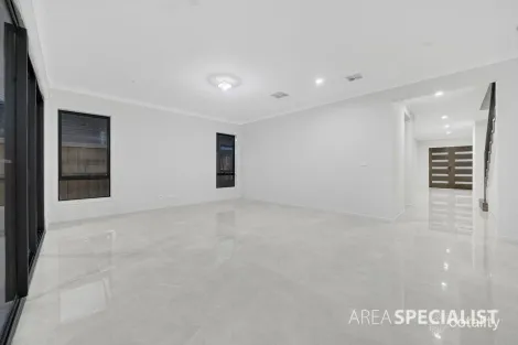 Property photo of 16 Koenig Street Clyde North VIC 3978