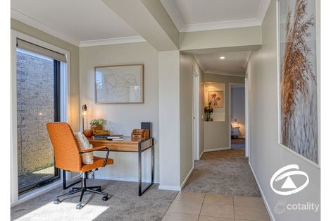 Property photo of 8 Cascade Way Pakenham VIC 3810