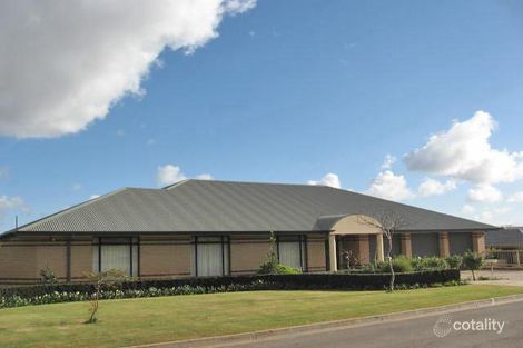 11 Reordan Dr, Greenwith, SA 5125