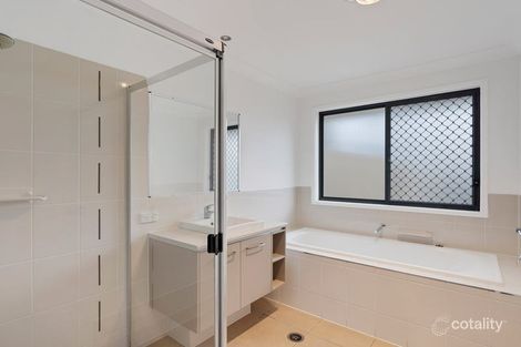 Property photo of 30 Higgs Circuit Wynnum West QLD 4178