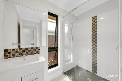 Property photo of 2 Wedgetail Road Clinton QLD 4680