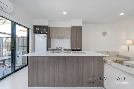Property photo of 10 Valiant Walk Williams Landing VIC 3027