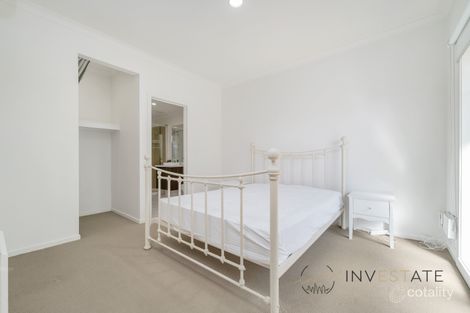 Property photo of 10 Valiant Walk Williams Landing VIC 3027
