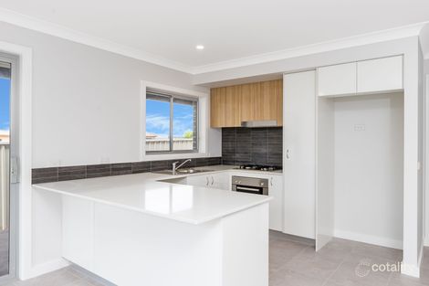 Property photo of 2/31 Waterworks Road Rutherford NSW 2320