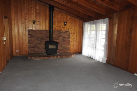 Property photo of 5 Bassett Road Lakes Entrance VIC 3909
