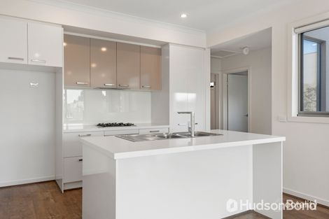 Property photo of 18 Heffernan Walk Heidelberg Heights VIC 3081