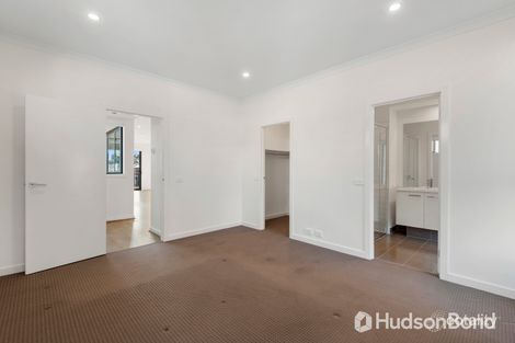 Property photo of 18 Heffernan Walk Heidelberg Heights VIC 3081