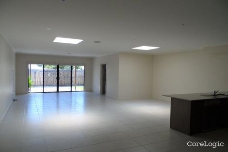 Property photo of 2/11 Tullamarina Avenue Tullamarine VIC 3043