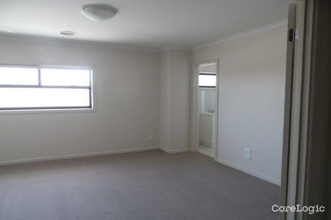 Property photo of 2/11 Tullamarina Avenue Tullamarine VIC 3043