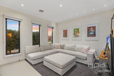 Property photo of 2A Illawong Grove Werribee VIC 3030