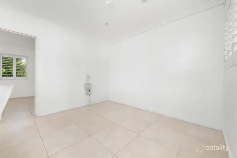 Property photo of 4/666 Kingsford Smith Drive Hamilton QLD 4007