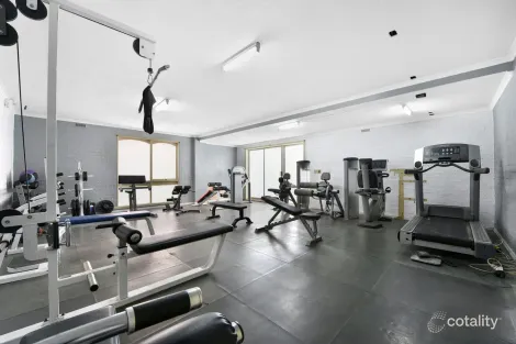 Property photo of 15 Johnson Place Endeavour Hills VIC 3802