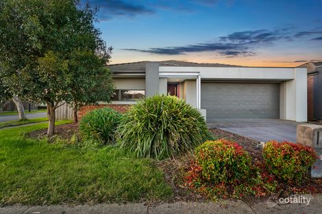 Property photo of 13 Central Avenue Pakenham VIC 3810