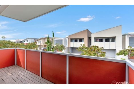 Property photo of 6 Lakefront Crescent Varsity Lakes QLD 4227