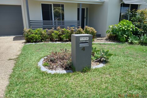 Property photo of 4 Saint Lucia Crescent Parrearra QLD 4575